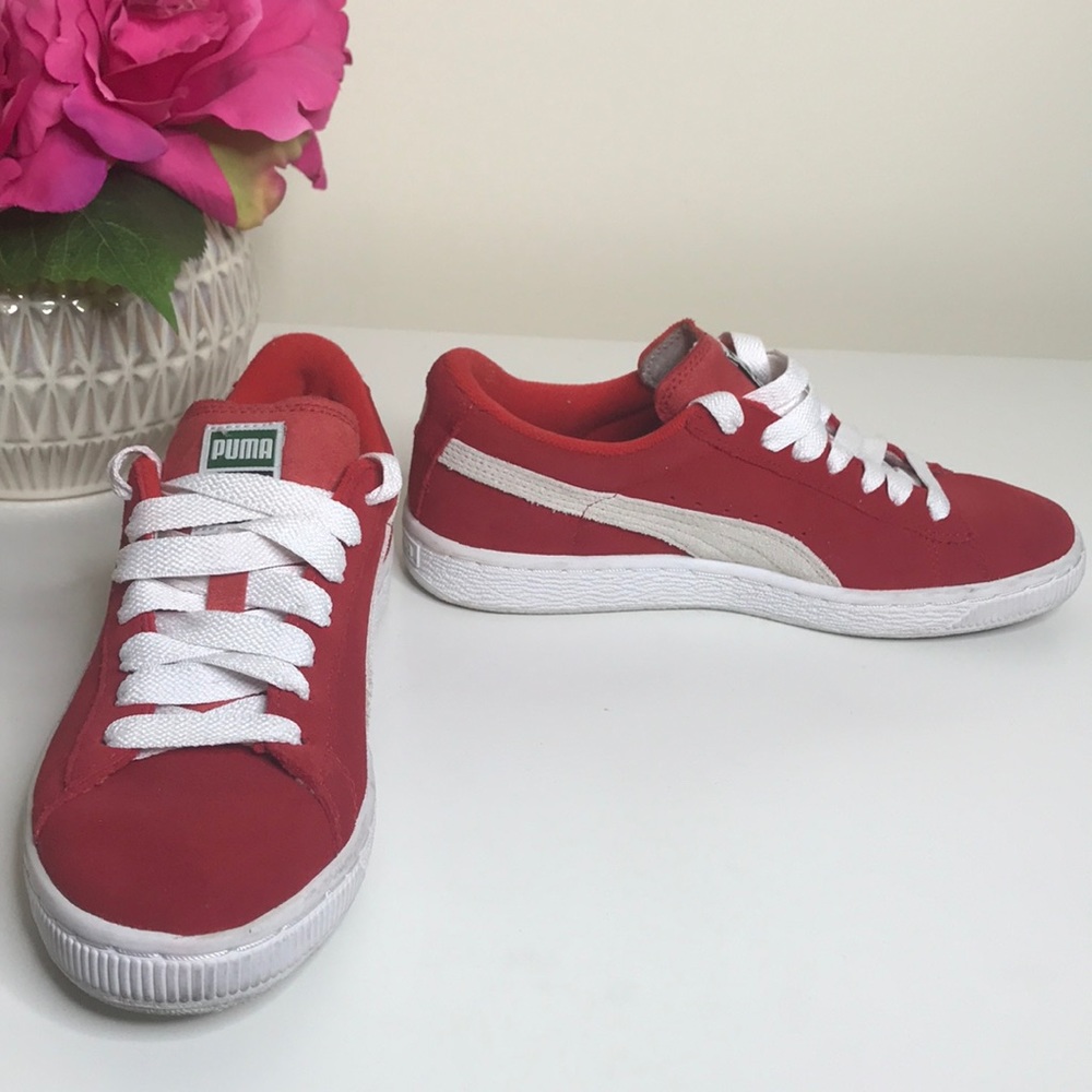 PUMA sneakers used once